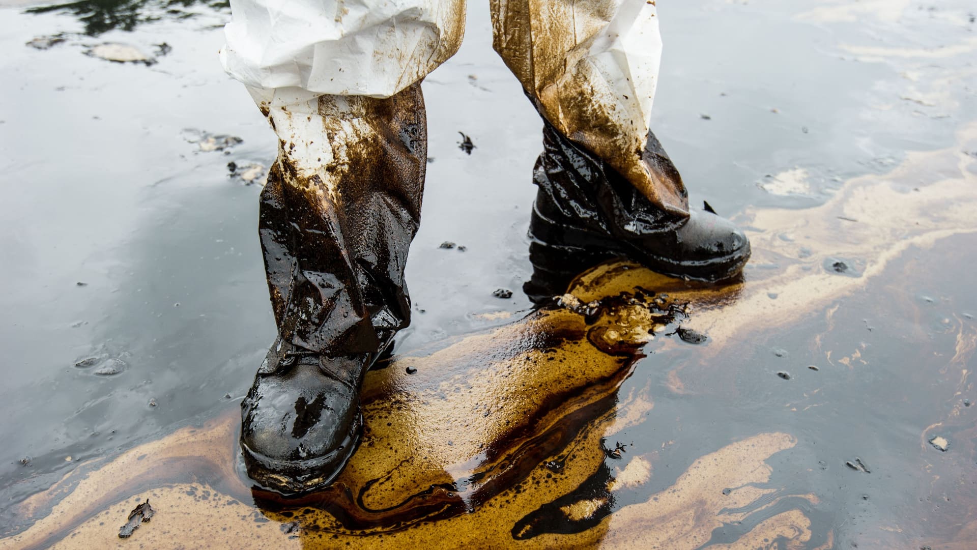 Read more about the article How Could Oil and Gas Exposure Affect Your Body?