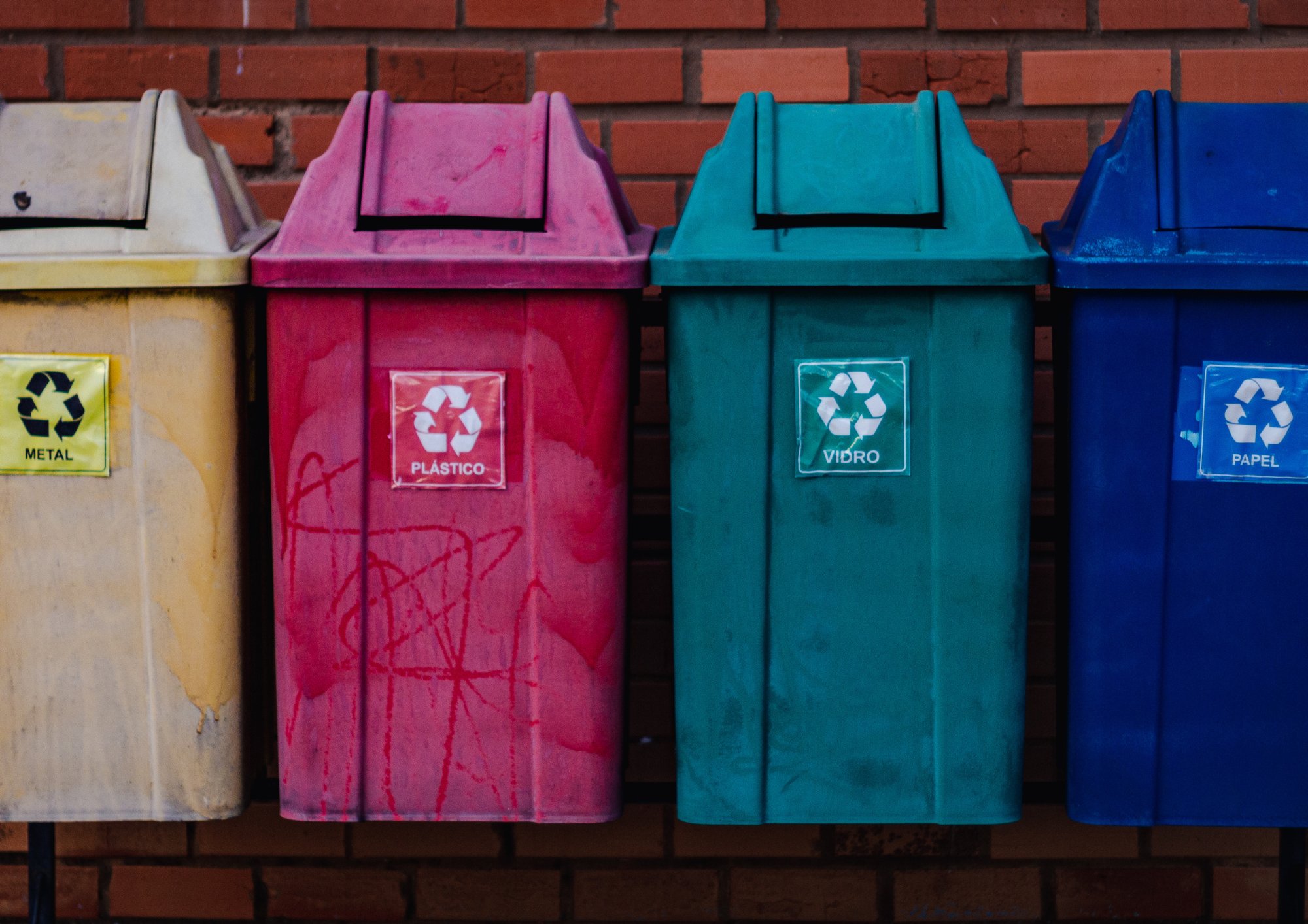 You are currently viewing How Businesses Can Improve Compliance and Efficiency with Specialized Waste Disposal Services