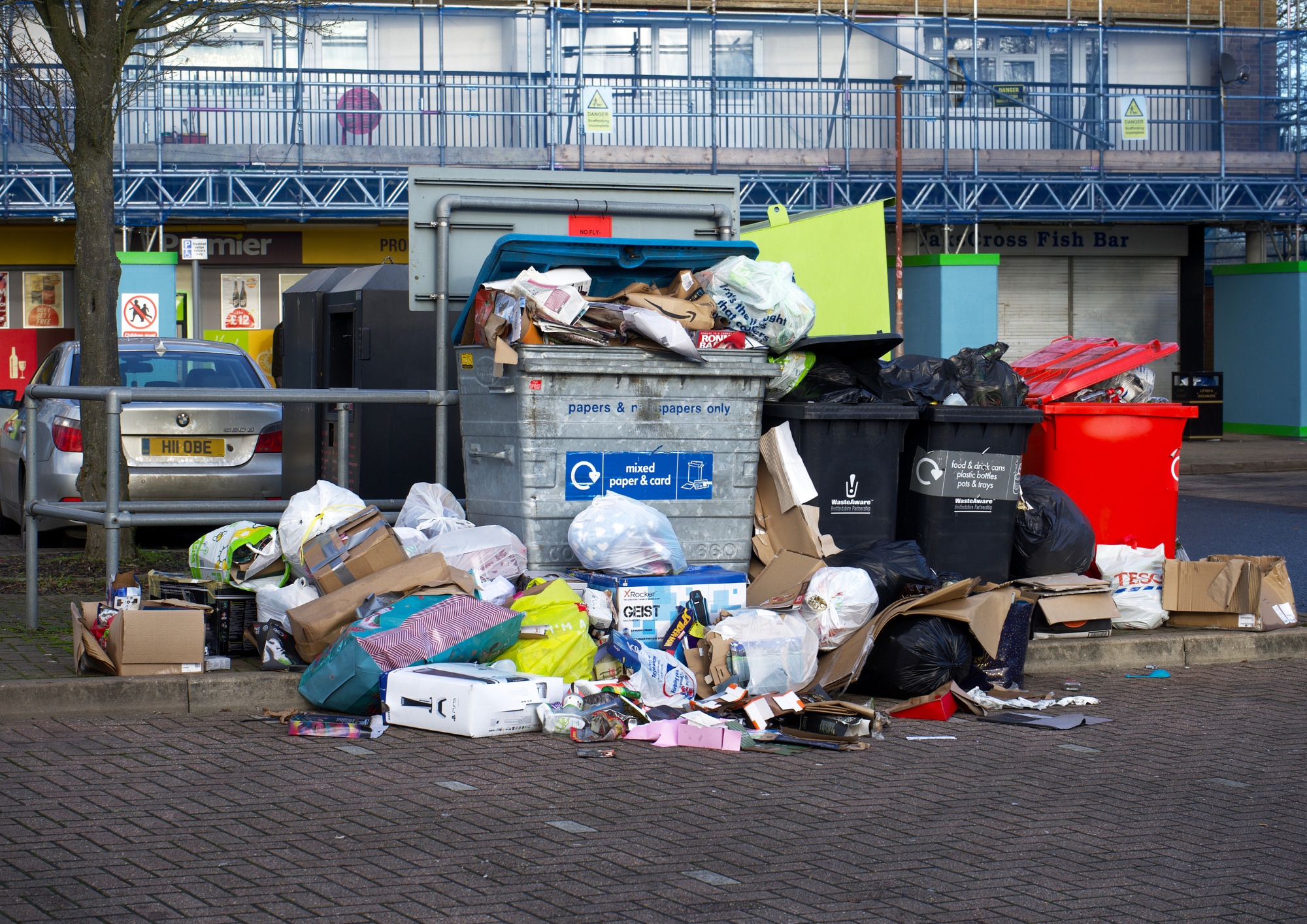 Read more about the article How Businesses Can Improve Compliance and Efficiency with Specialized Waste Disposal Services